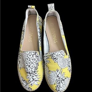 Kaanas Yellow and White Pineapple Loafers. Summer !